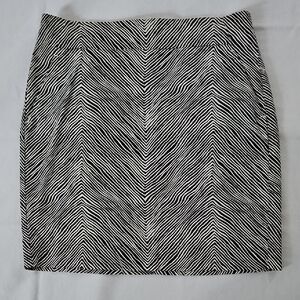Ann Taylor Black and White Chevron Mini Skirt